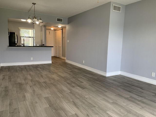 10011 Winding Lake Road 101, Sunrise, FL 33351