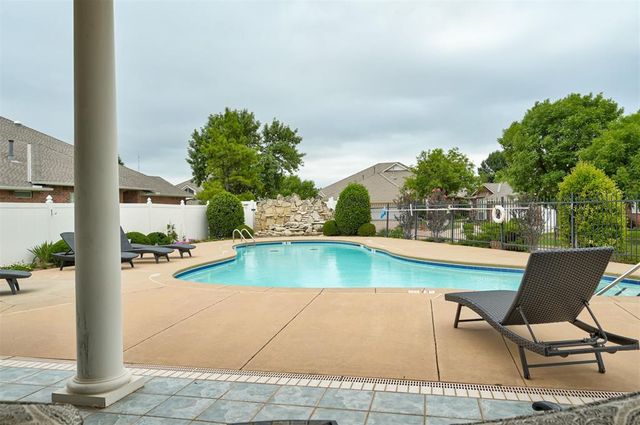 15420 Monarch Lane, Edmond, OK 73013