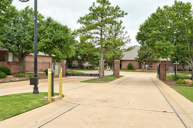 15420 Monarch Lane, Edmond, OK 73013