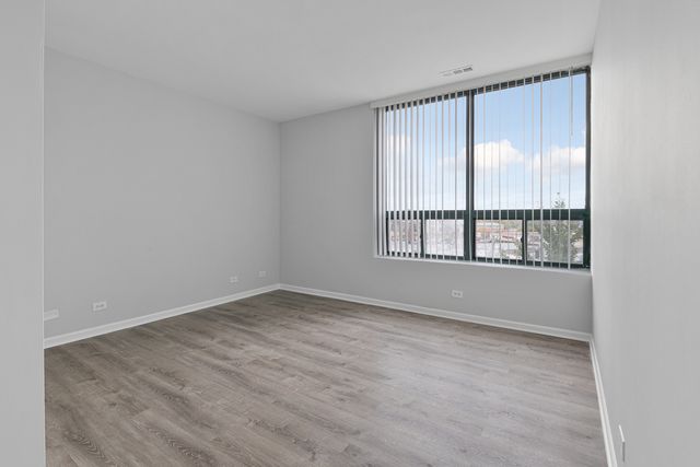 2451 W Howard Street 406, Chicago, IL 60645