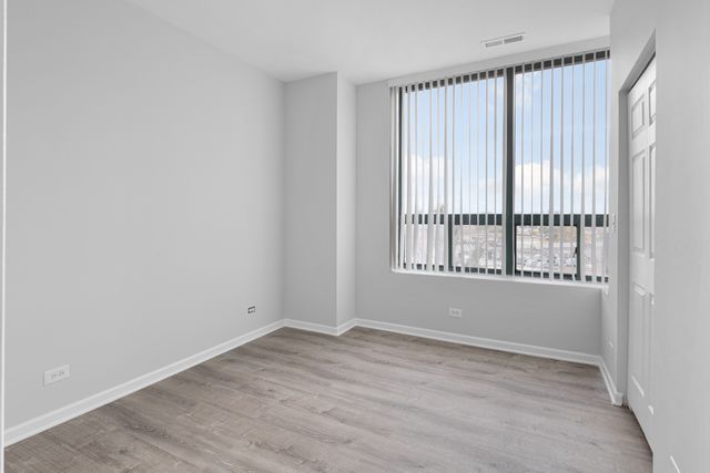 2451 W Howard Street 406, Chicago, IL 60645