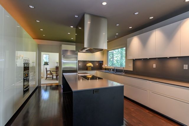41 Phillips Rd, Sudbury, MA 01776