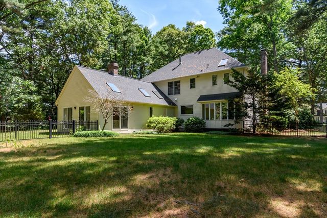 41 Phillips Rd, Sudbury, MA 01776