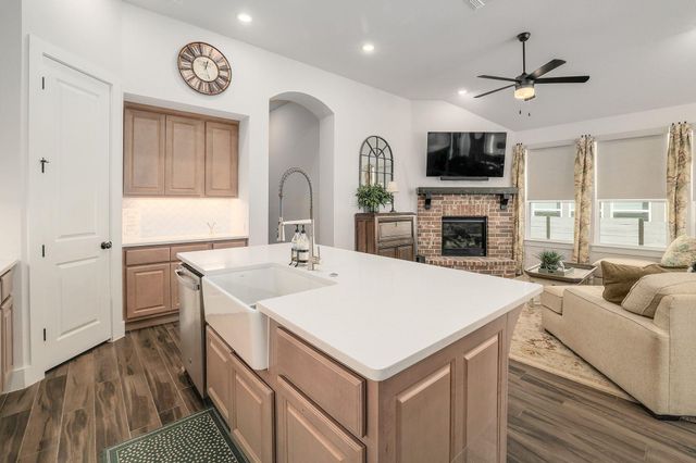 1304 Highcrest Aly, Georgetown, TX 78628