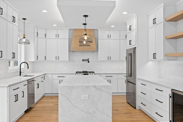 8743 Austin Avenue, Oak Lawn, IL 60453