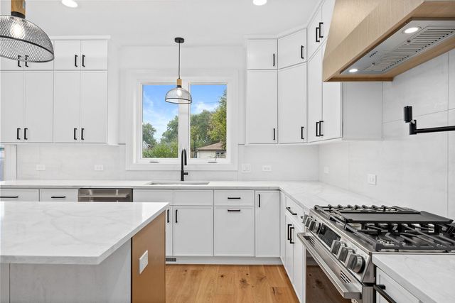 8743 Austin Avenue, Oak Lawn, IL 60453