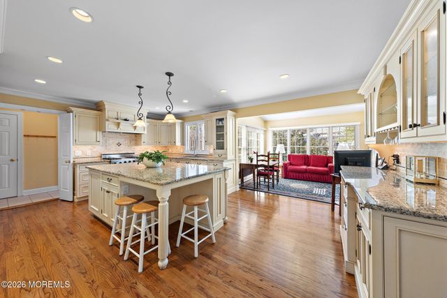 194 Heritage Court, Little Silver, NJ 07739