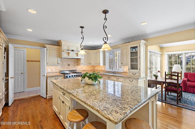 194 Heritage Court, Little Silver, NJ 07739