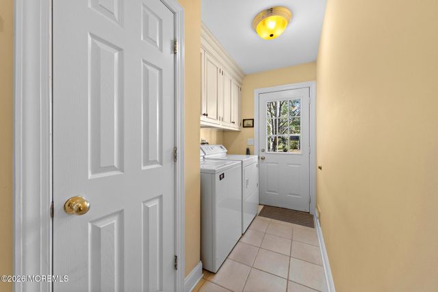 194 Heritage Court, Little Silver, NJ 07739