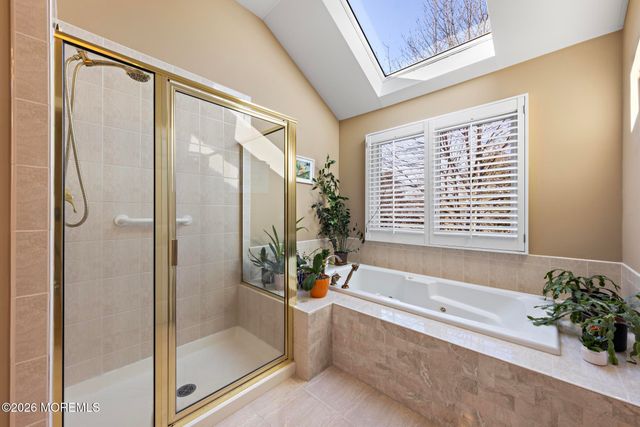 194 Heritage Court, Little Silver, NJ 07739