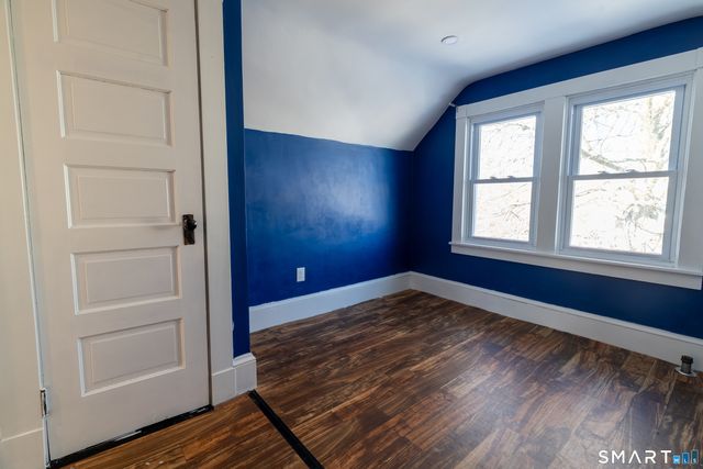 90 School Street, New London, CT 06320