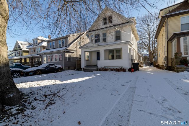 90 School Street, New London, CT 06320