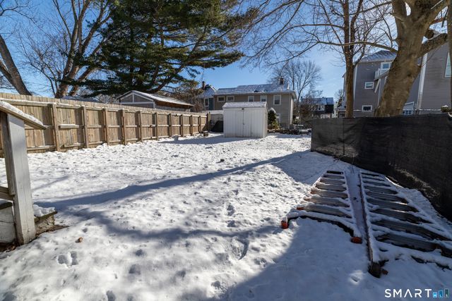 90 School Street, New London, CT 06320