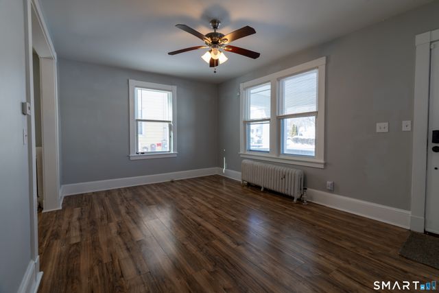 90 School Street, New London, CT 06320