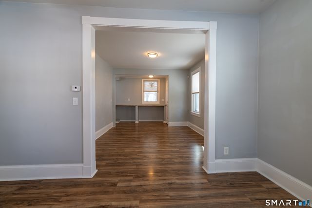 90 School Street, New London, CT 06320