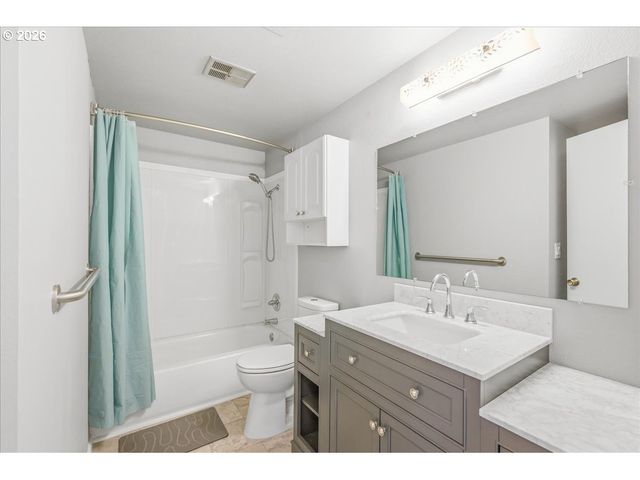552 Se 32ND Ave, Hillsboro, OR 97123