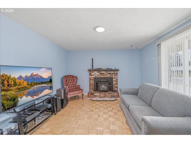 552 Se 32ND Ave, Hillsboro, OR 97123