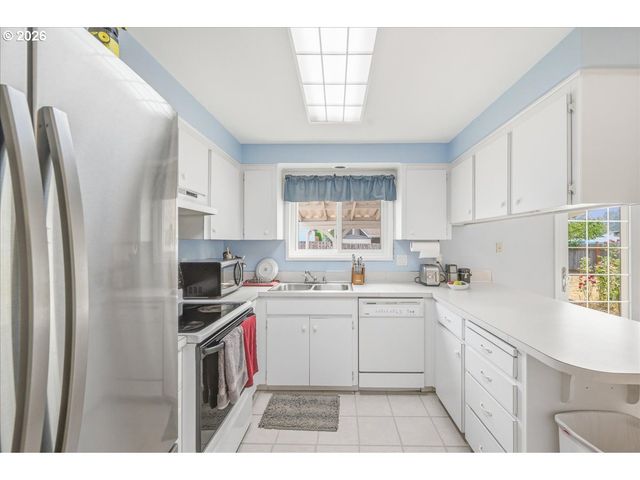 552 Se 32ND Ave, Hillsboro, OR 97123