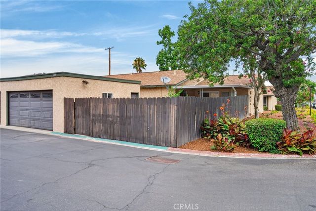6377 La Mirada Way, Riverside, CA 92504