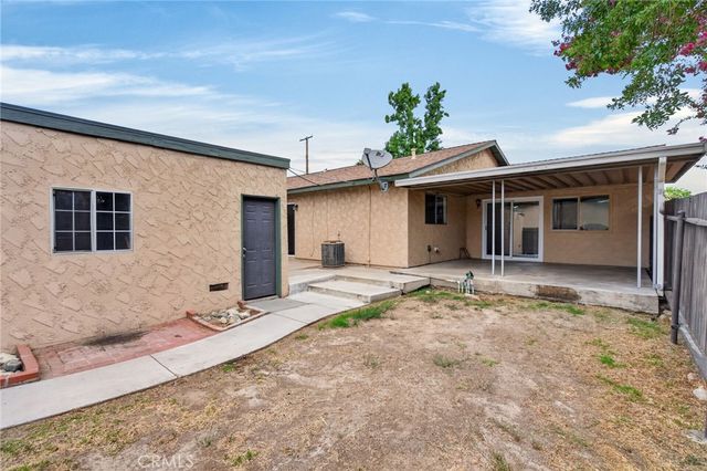6377 La Mirada Way, Riverside, CA 92504