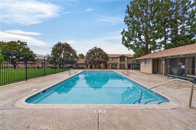 6377 La Mirada Way, Riverside, CA 92504
