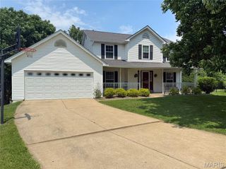 14 Sunderland Court, St Charles, MO 63303