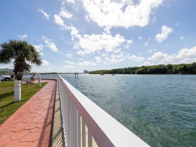 500 Bayview Dr 1520, Sunny Isles Beach, FL 33160