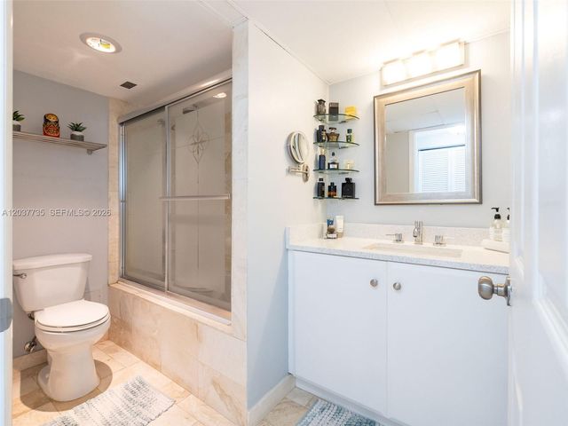 500 Bayview Dr 1520, Sunny Isles Beach, FL 33160