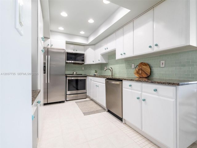 500 Bayview Dr 1520, Sunny Isles Beach, FL 33160