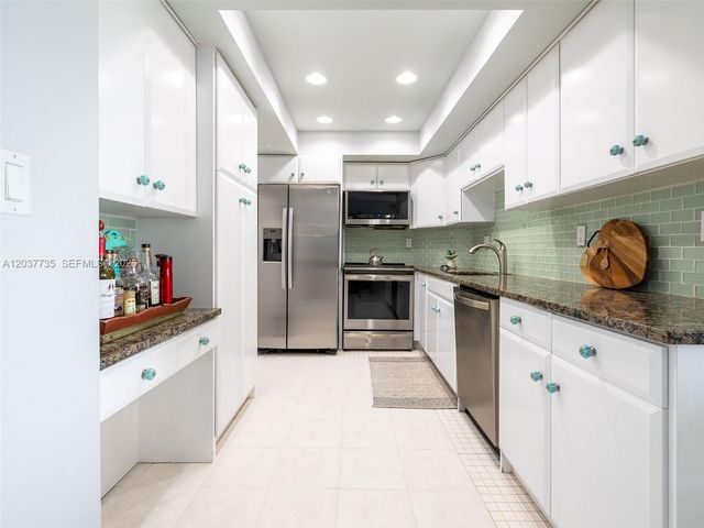 500 Bayview Dr 1520, Sunny Isles Beach, FL 33160