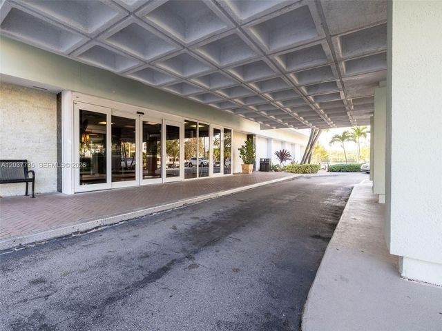 500 Bayview Dr 1520, Sunny Isles Beach, FL 33160