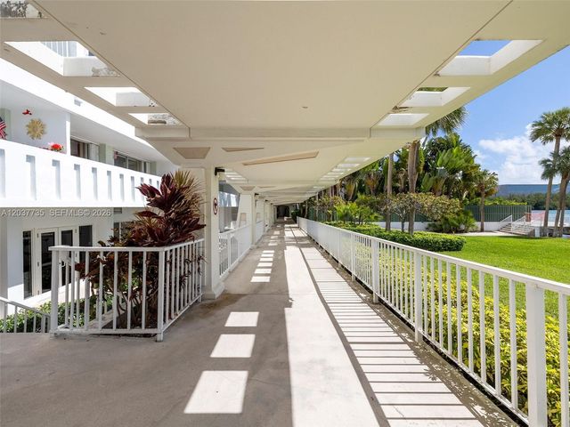 500 Bayview Dr 1520, Sunny Isles Beach, FL 33160