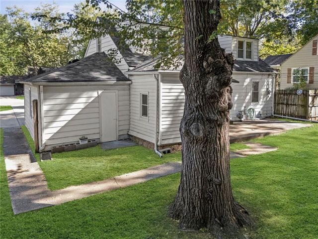 3038 S 8th Terrace, Kansas City, KS 66103