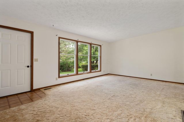 275 N Parkway Drive, Delaware, OH 43015