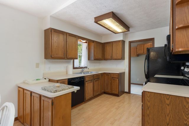 275 N Parkway Drive, Delaware, OH 43015