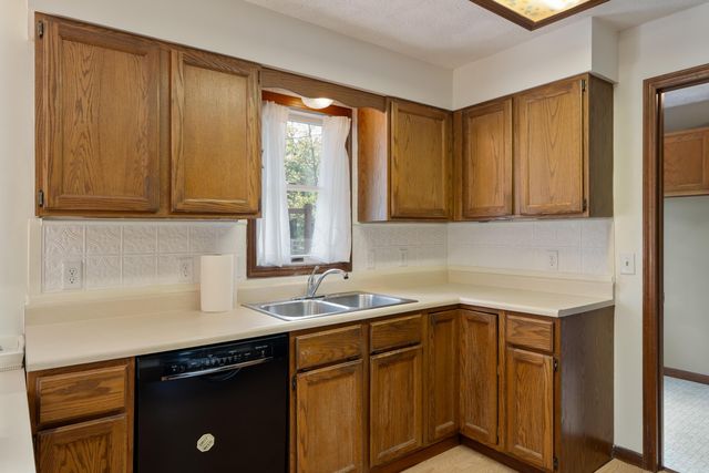 275 N Parkway Drive, Delaware, OH 43015