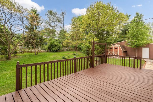 275 N Parkway Drive, Delaware, OH 43015