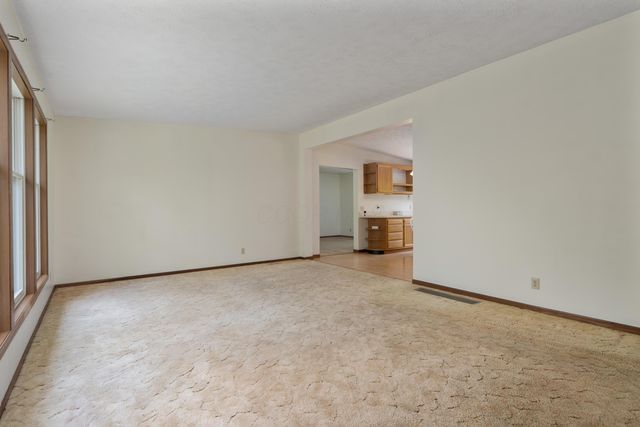 275 N Parkway Drive, Delaware, OH 43015