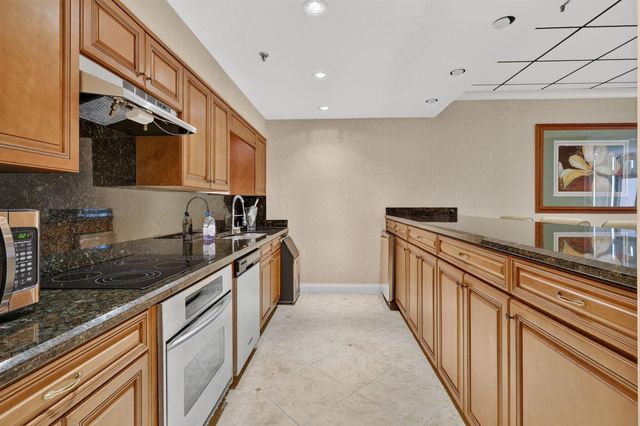 5047 N Highway A1a 1704, Hutchinson Island, FL 34949