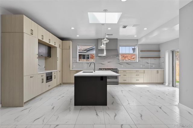 2390 S Holly Street, Denver, CO 80222