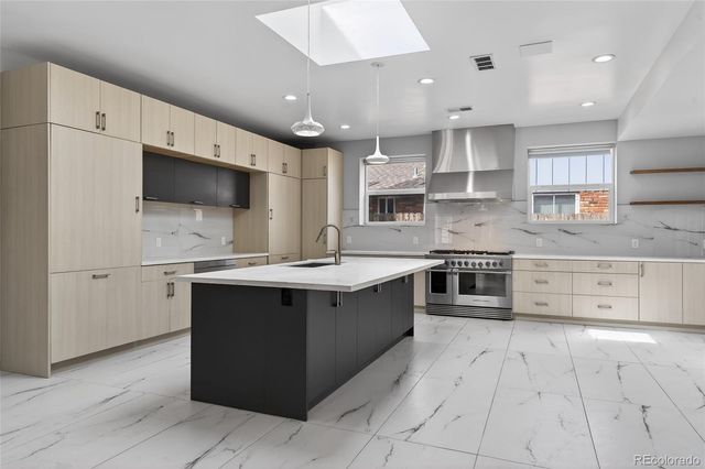 2390 S Holly Street, Denver, CO 80222