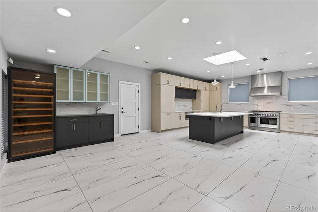 2390 S Holly Street, Denver, CO 80222