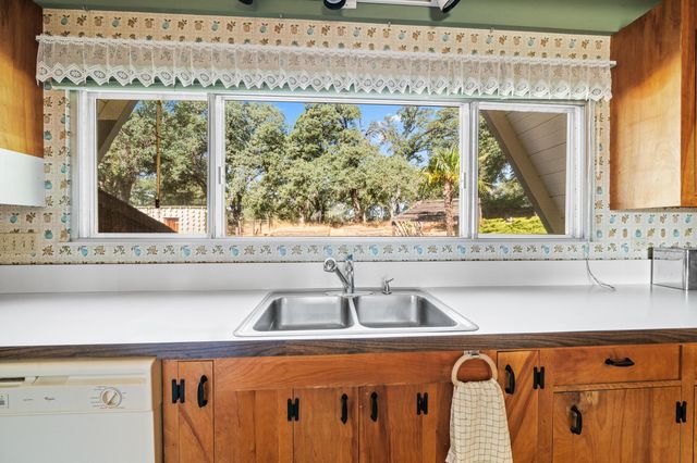 10268 Deschutes Road, Palo Cedro, CA 96073