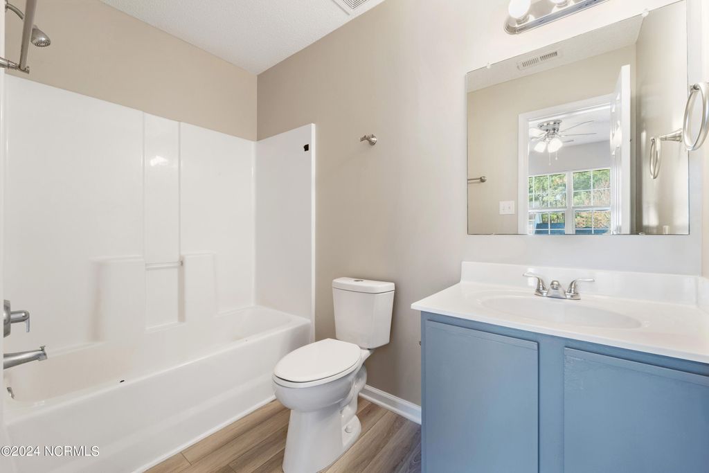 Image 10 of property listing at 957 W Pueblo Drive, Jacksonville, NC 28546