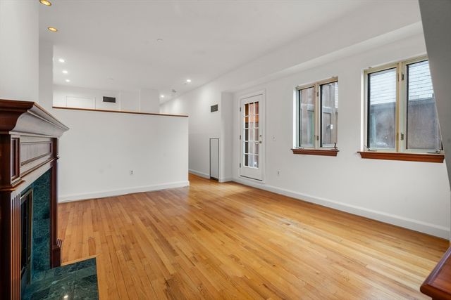 2 Clarendon St 505, Boston, MA 02116