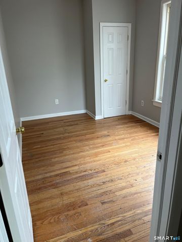 40 Jane Street 1st, Bridgeport, CT 06608