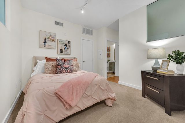 4040 N Hall Street 304, Dallas, TX 75219