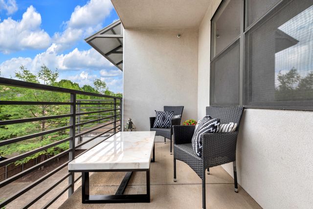 4040 N Hall Street 304, Dallas, TX 75219