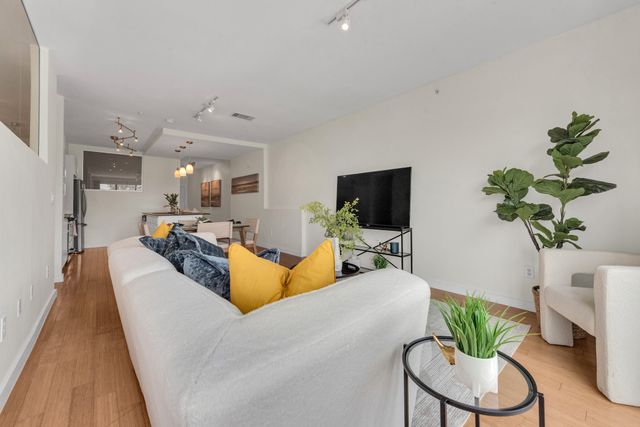 4040 N Hall Street 304, Dallas, TX 75219