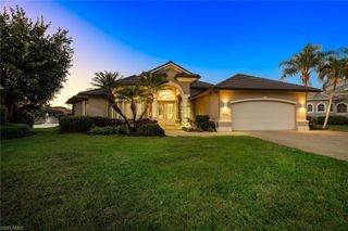 8985 Star Tulip CT, Naples, FL 34113
